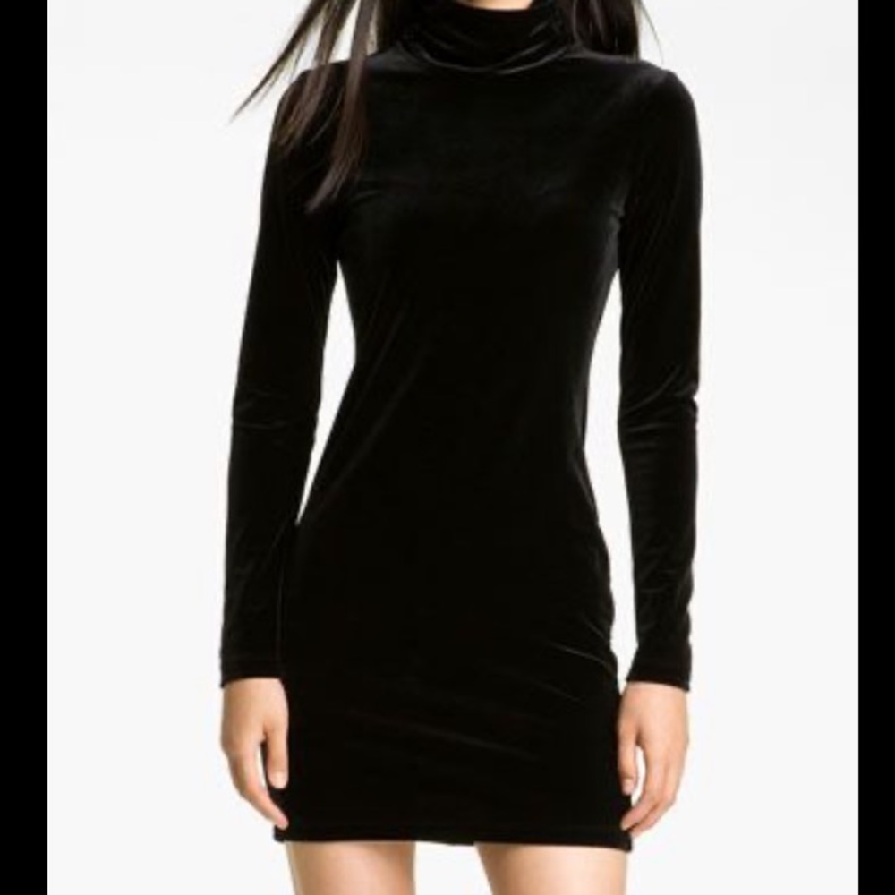 💵 Forever 21 Long Sleeve Cocktail Dress w/ Open Back